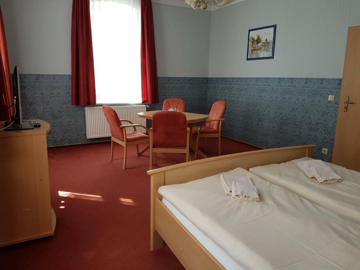 Hotel Garni Dekorahaus Bad Schandau Luaran gambar